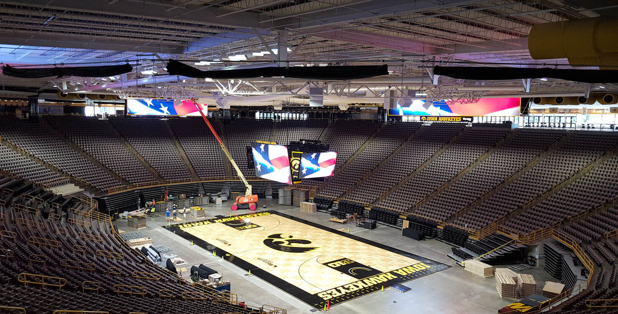 IT’S ALL DANLEY (EVEN AMPS) FOR LEGENDARY CARVERHAWKEYE ARENA AT THE